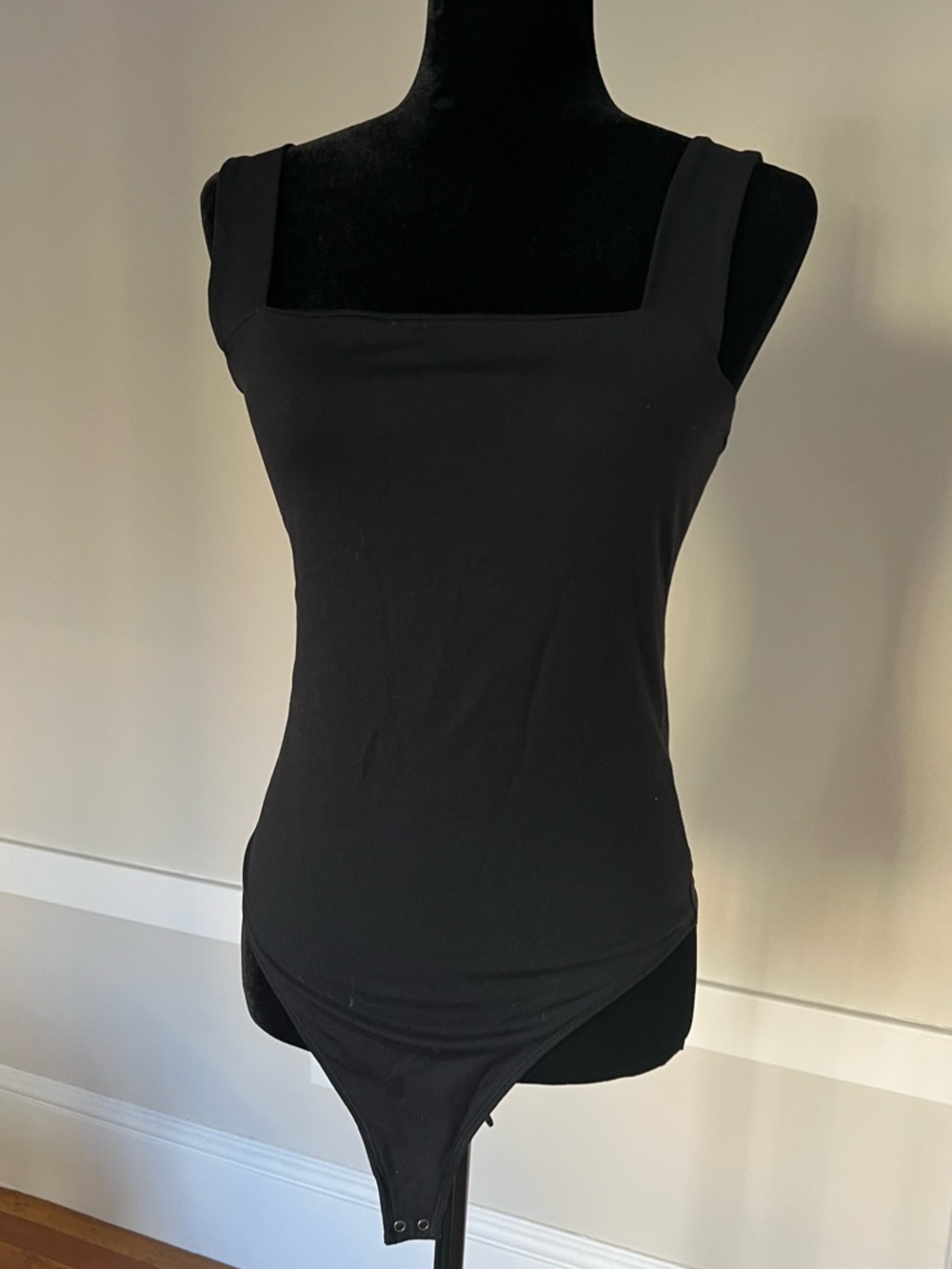 EUC Abercrombie & Fitch Soft A&F Collection Classic Black Square Neck Bodysuit M